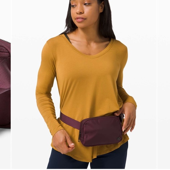 Lululemon Everywhere Belt Bag *1L
Cassis - Picture 3 of 10
